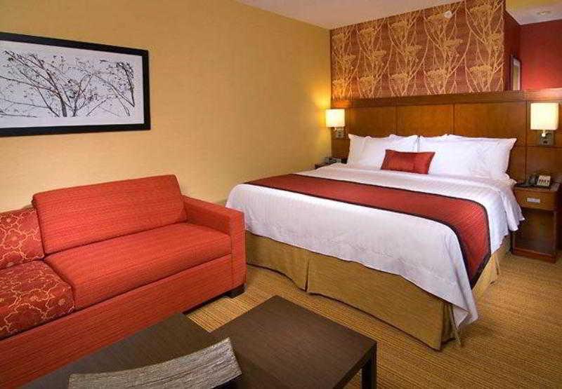 Hotel Courtyard By Marriott York Esterno foto