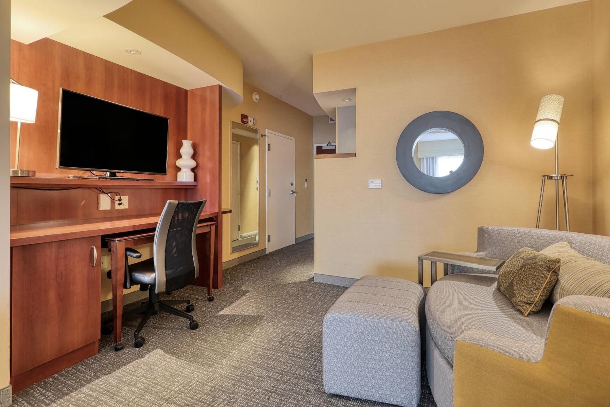 Hotel Courtyard By Marriott York Esterno foto